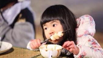 娱乐吃瓜酱 姐姐和弟弟,姐姐与弟弟的甜蜜互动，揭秘娱乐圈温馨亲情