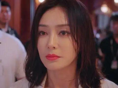 娱乐吃瓜女配是谁,揭秘“吃瓜女配”背后的故事